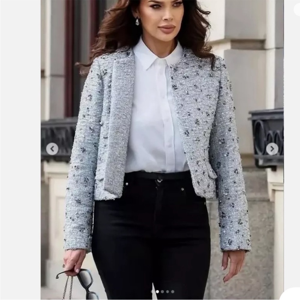 ZARA SILVER FLORAL
SEQUIN AND BEADS JACKET